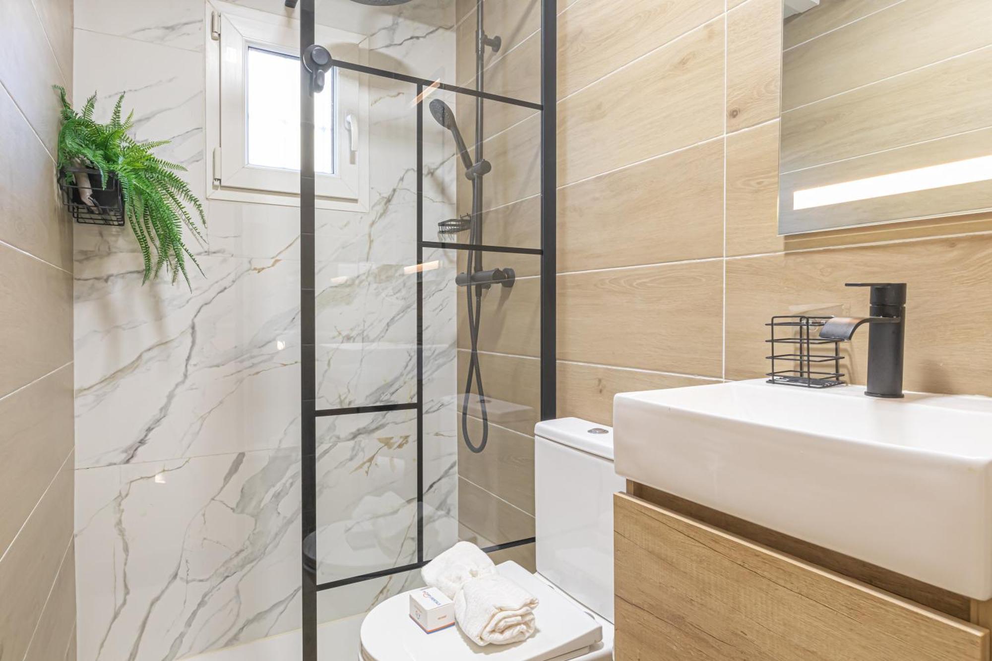 Puerto Banus Near La Sala By The Sea - Happy Apartment *