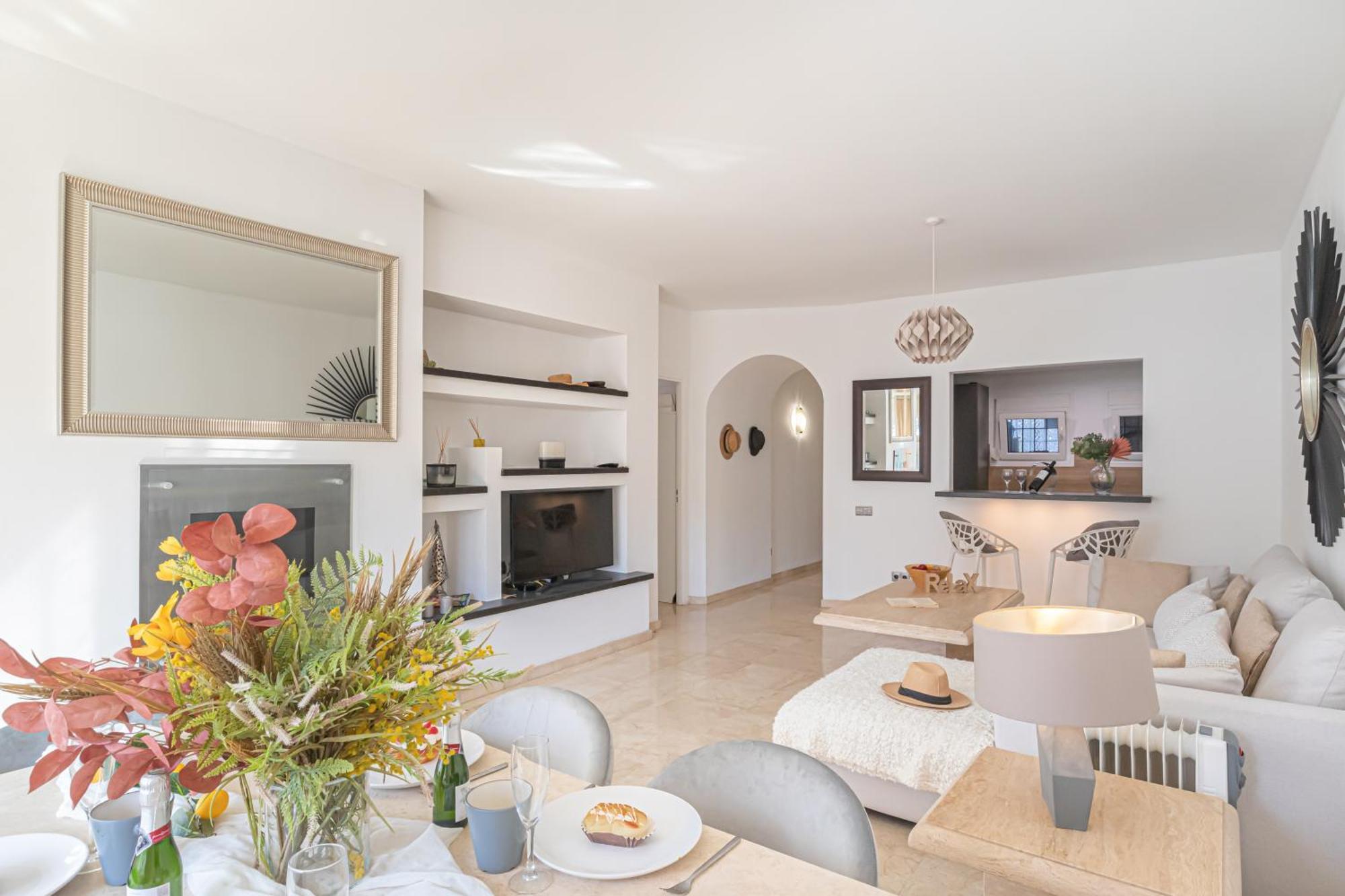 Puerto Banus Near La Sala By The Sea - Happy Apartment *